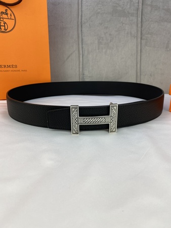 Herme* Calfskin Reversible Belt for Men Black 38 MM