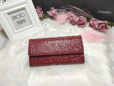 Chane* Camellia Calfskin Wallet Red 19x10 cm