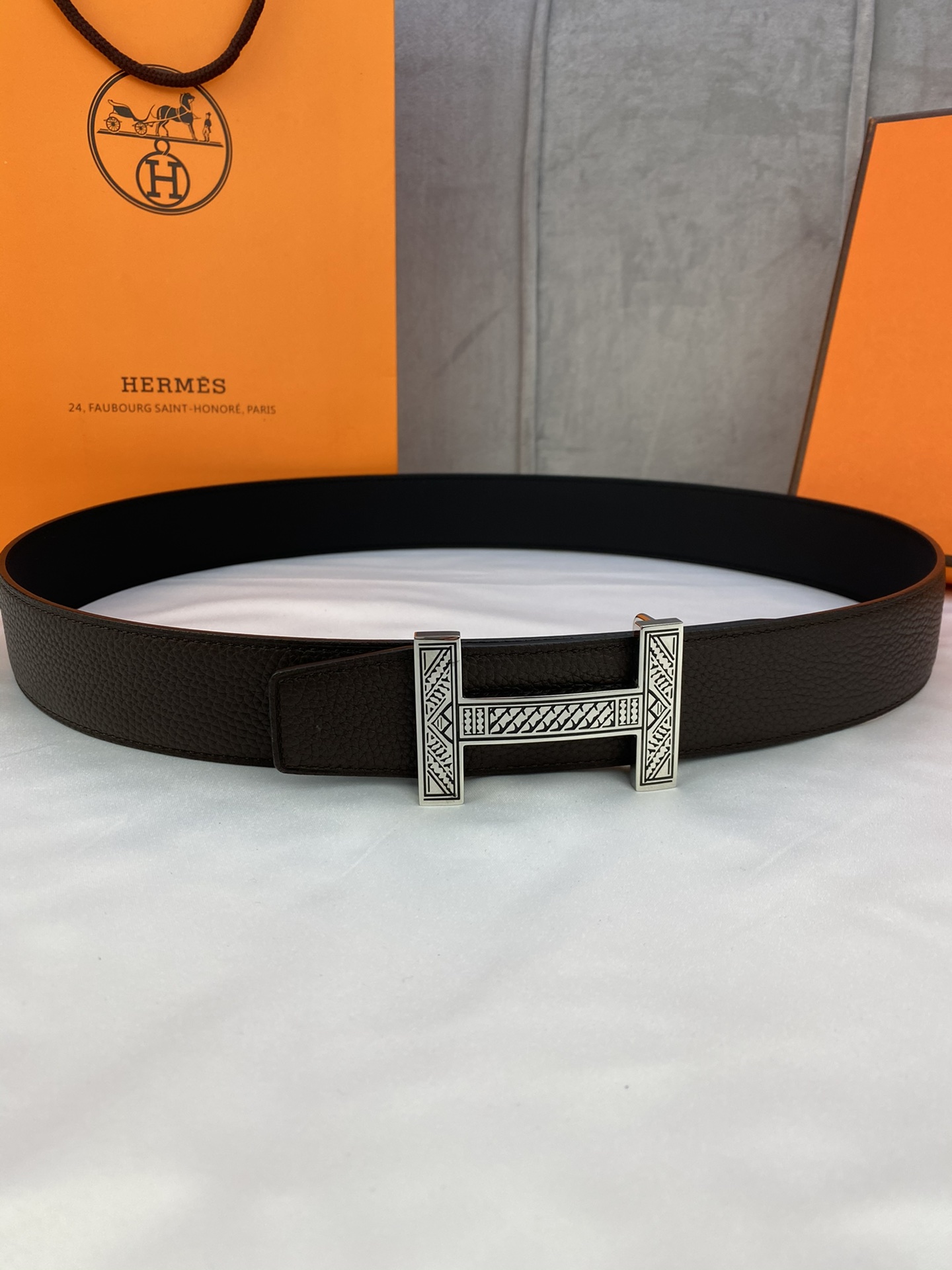 Herme* Calfskin Belt for Men Black 38 MM
